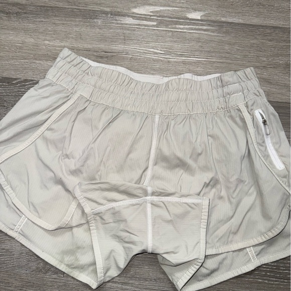 Lululemon tracker shorts size 10 - Picture 3 of 7